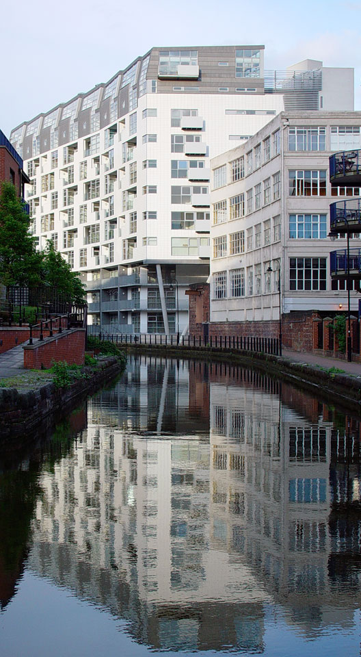 Rear corner to canal.